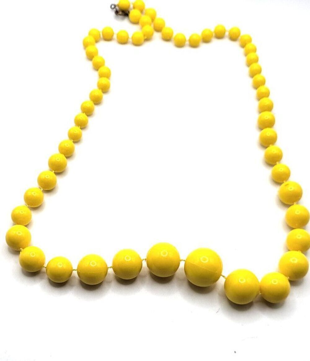 Graduated 60s Yellow Acrylic Beaded Statement Necklace 24in